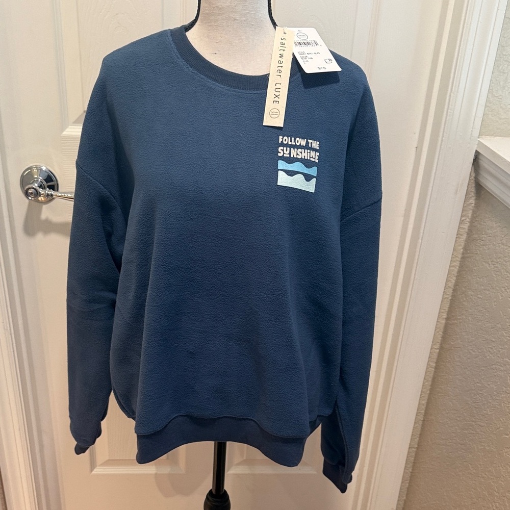 Saltwater LUXE Navy Crew Neck Sweater NWT
Size L